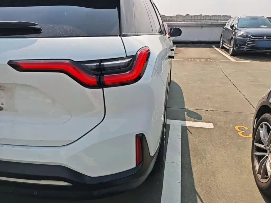 NIO ES6 — миниатюра 8