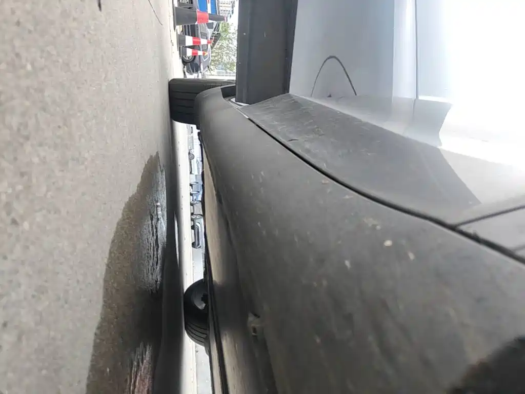 Tesla Model Y — миниатюра 21