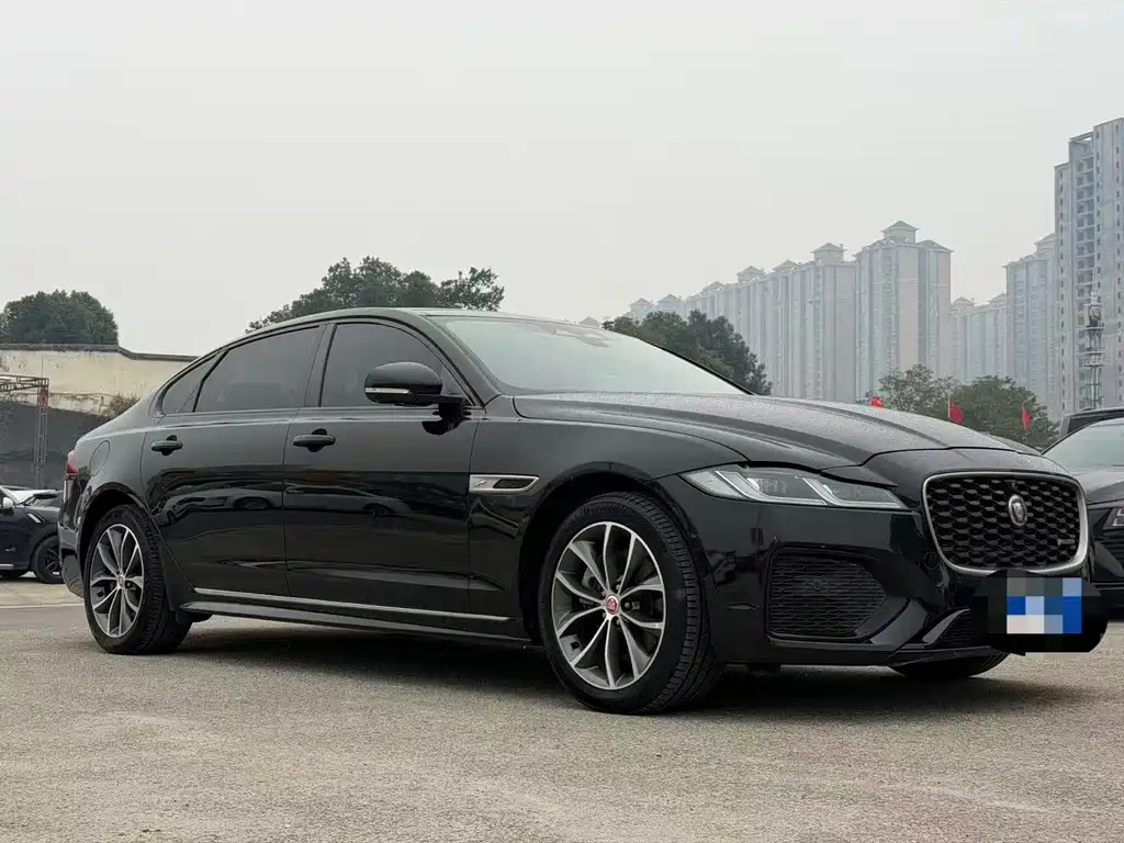 Jaguar XFL — миниатюра 3