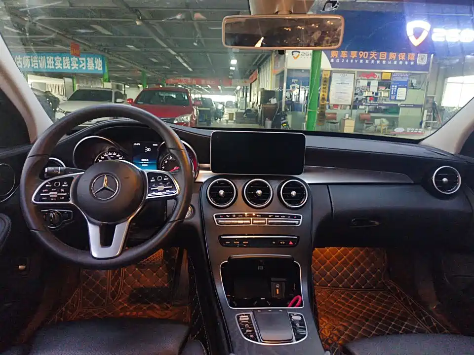Mercedes-Benz C-Class — миниатюра 3