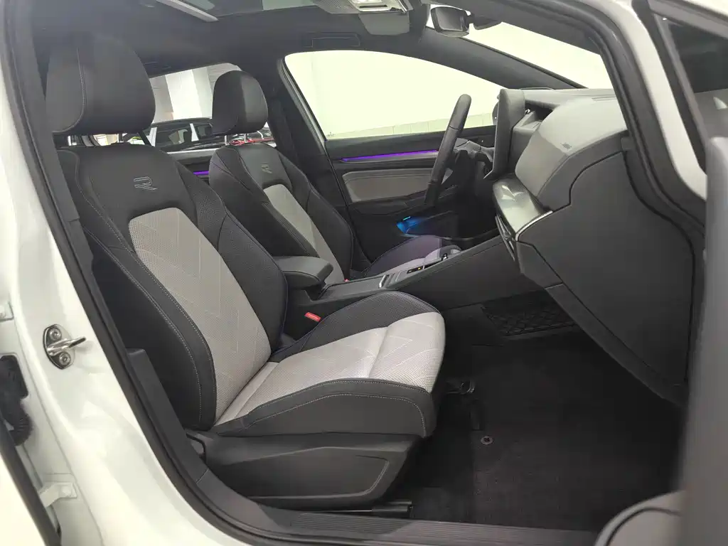 Volkswagen Golf — миниатюра 14