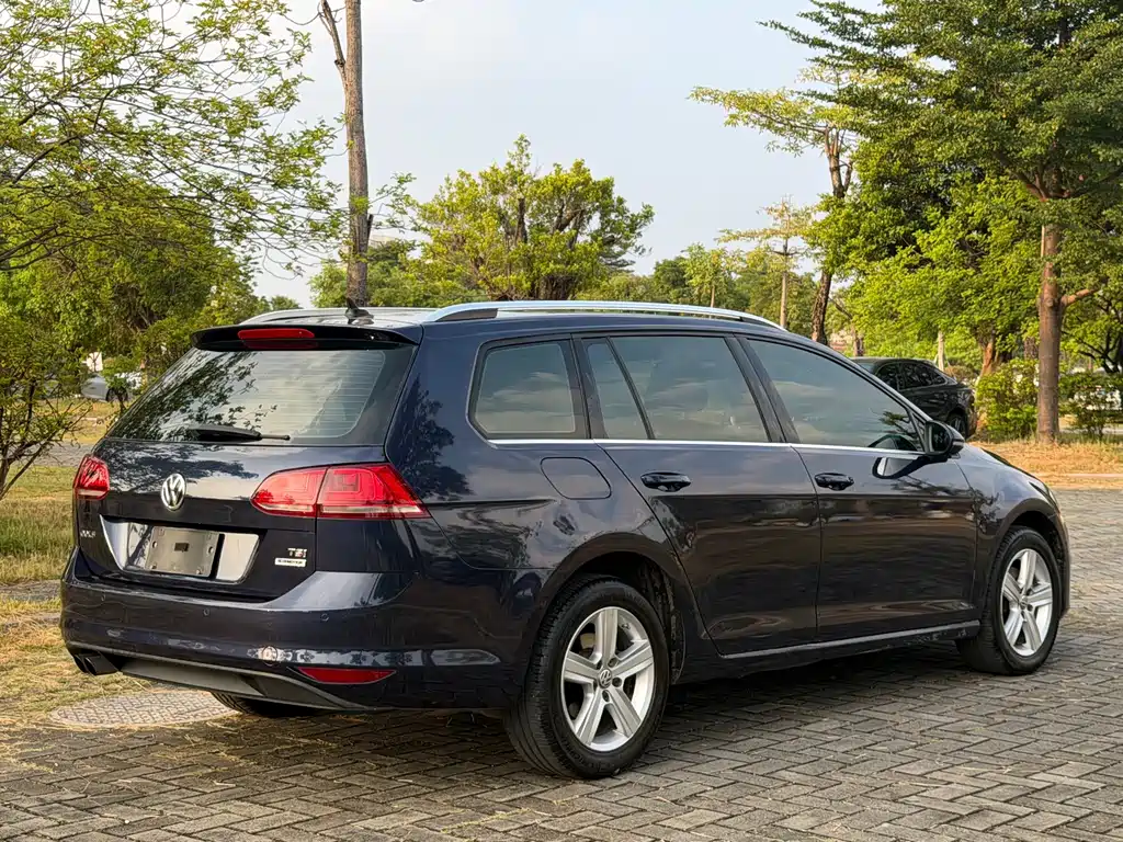 Volkswagen Golf (Import) — миниатюра 5