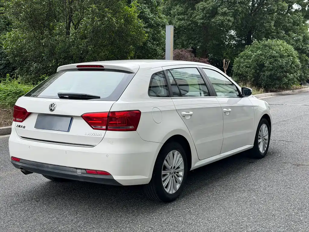 Volkswagen Gran Lavida 2013 1.6L AT Comfort
