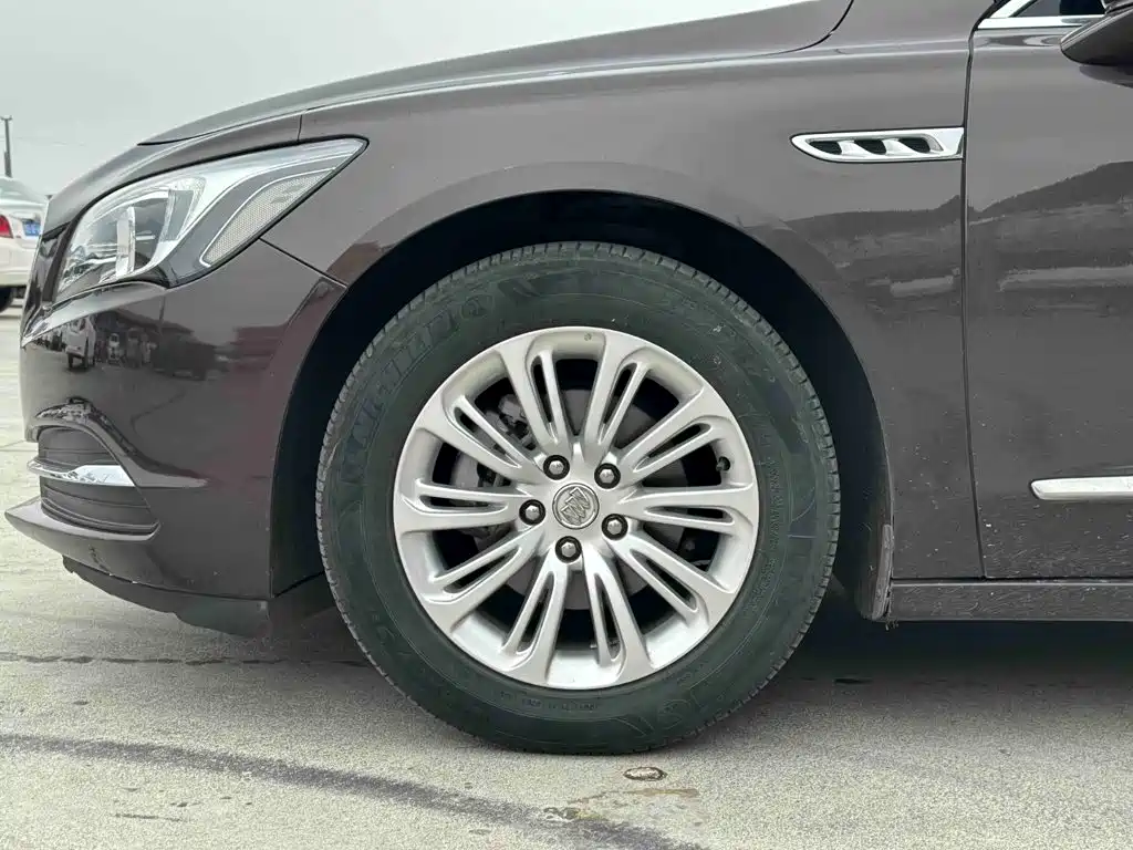Buick LaCrosse — миниатюра 11