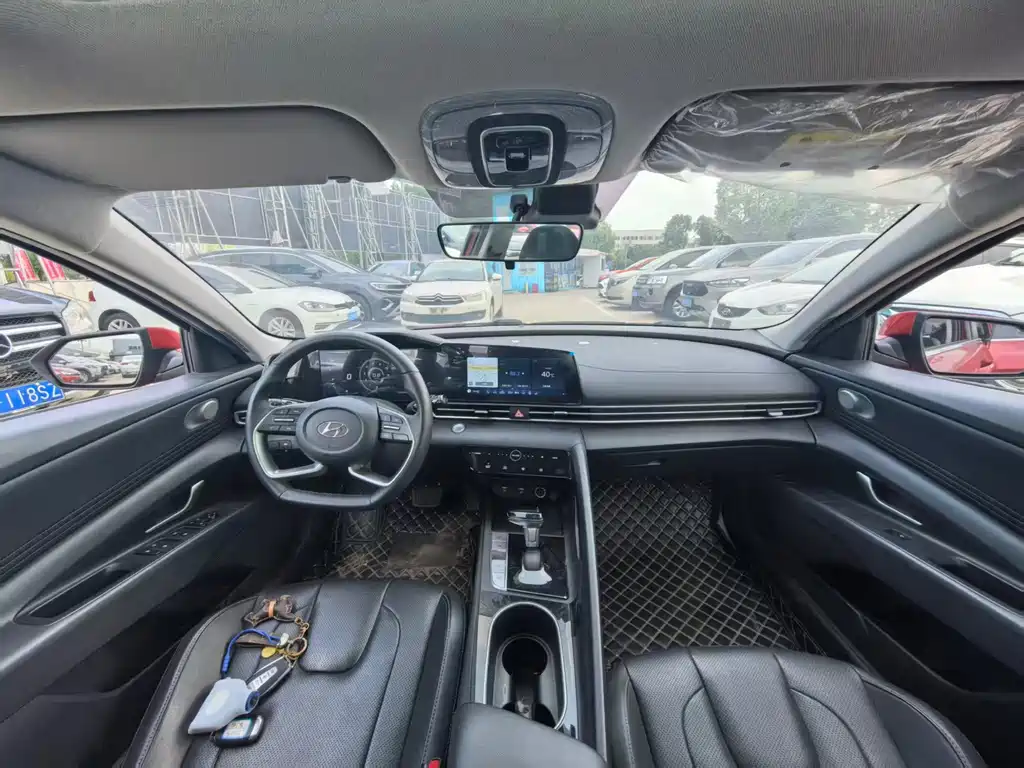 Hyundai Elantra — миниатюра 9