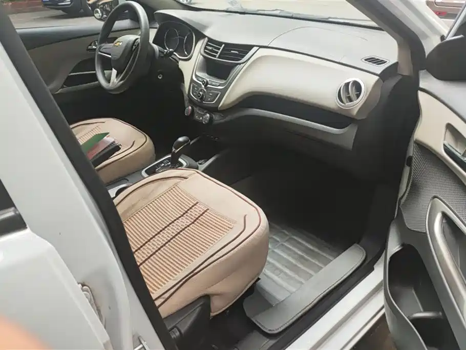 Chevrolet Sail 2015 3 1.5L AMT