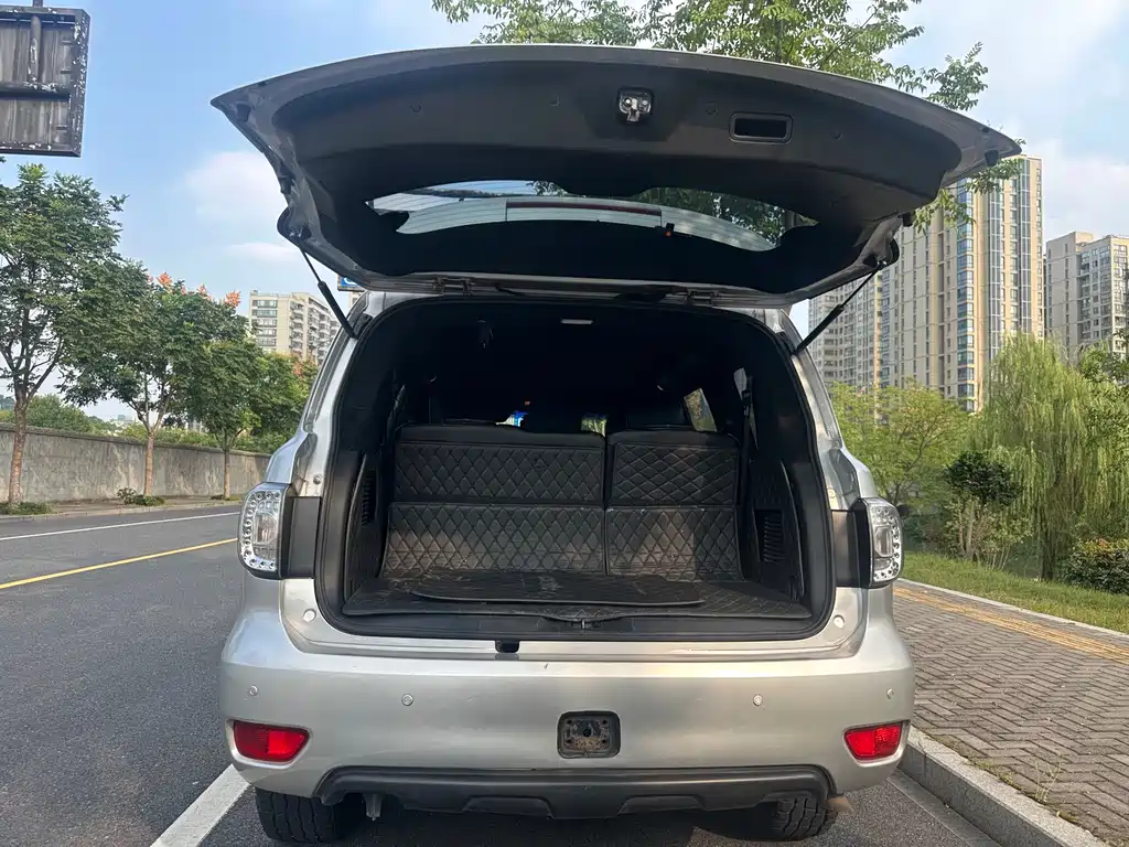 Nissan Patrol — миниатюра 13