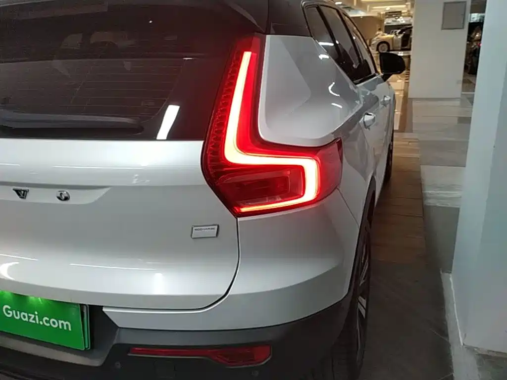 Volvo XC40 NEV — миниатюра 8