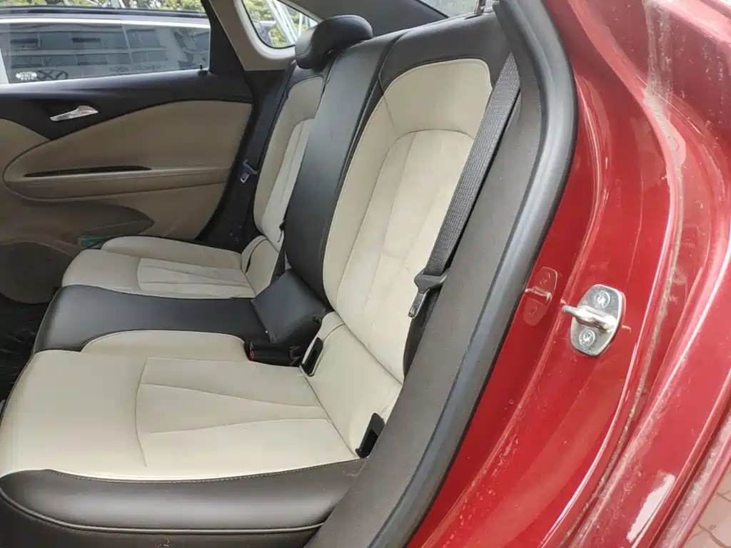 Buick Verano — миниатюра 17