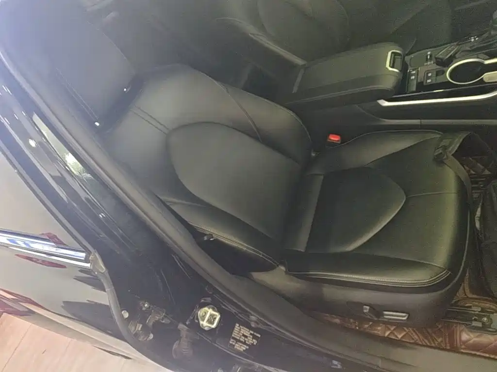 Toyota Crown Kluger — миниатюра 25