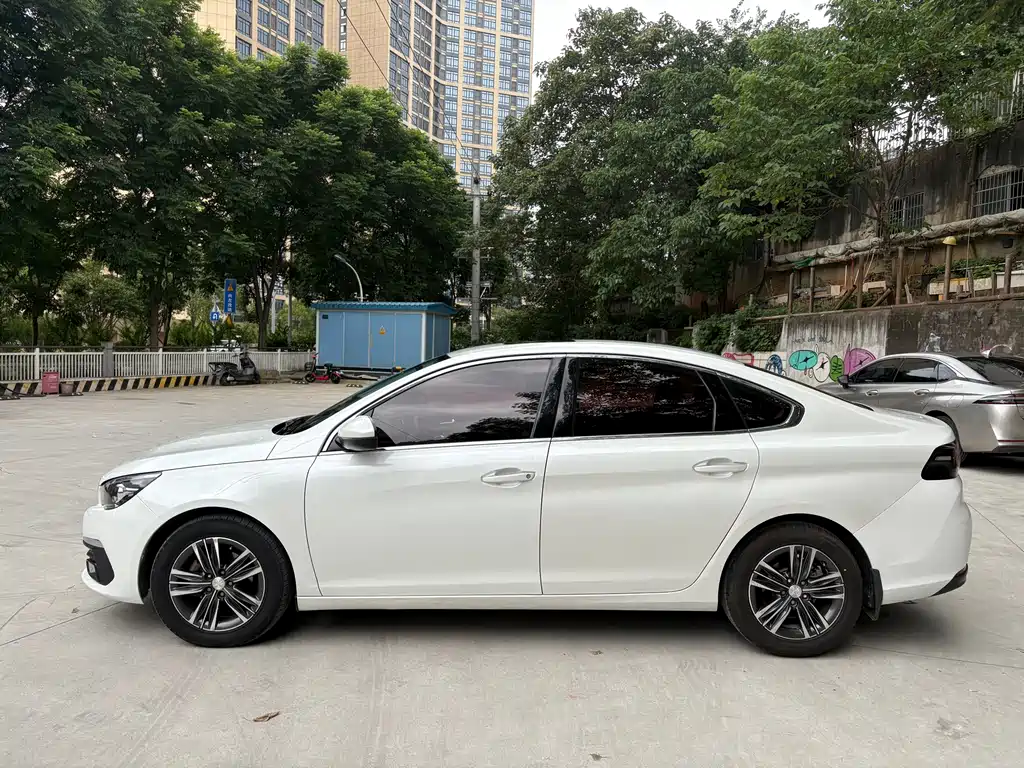 Peugeot 308 2016 1.6L AT Luxury