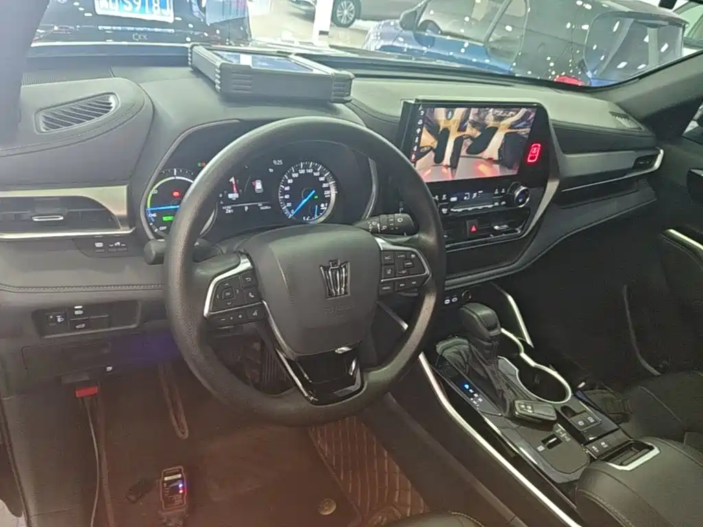 Toyota Crown Kluger — миниатюра 10
