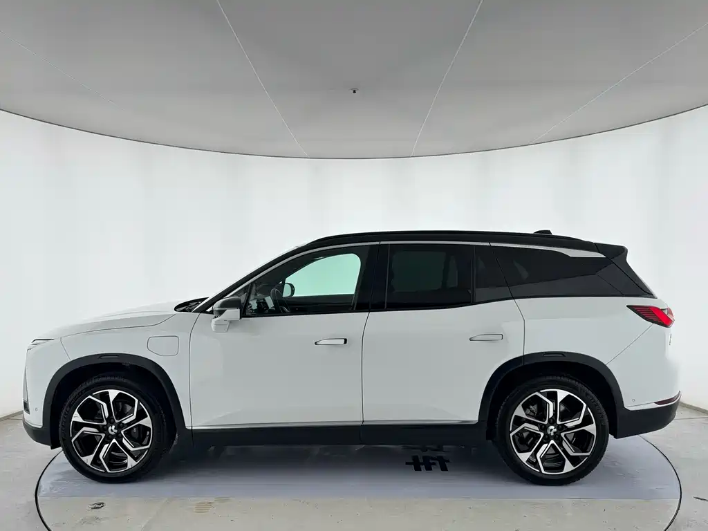 NIO ES8 2020 415KM мест