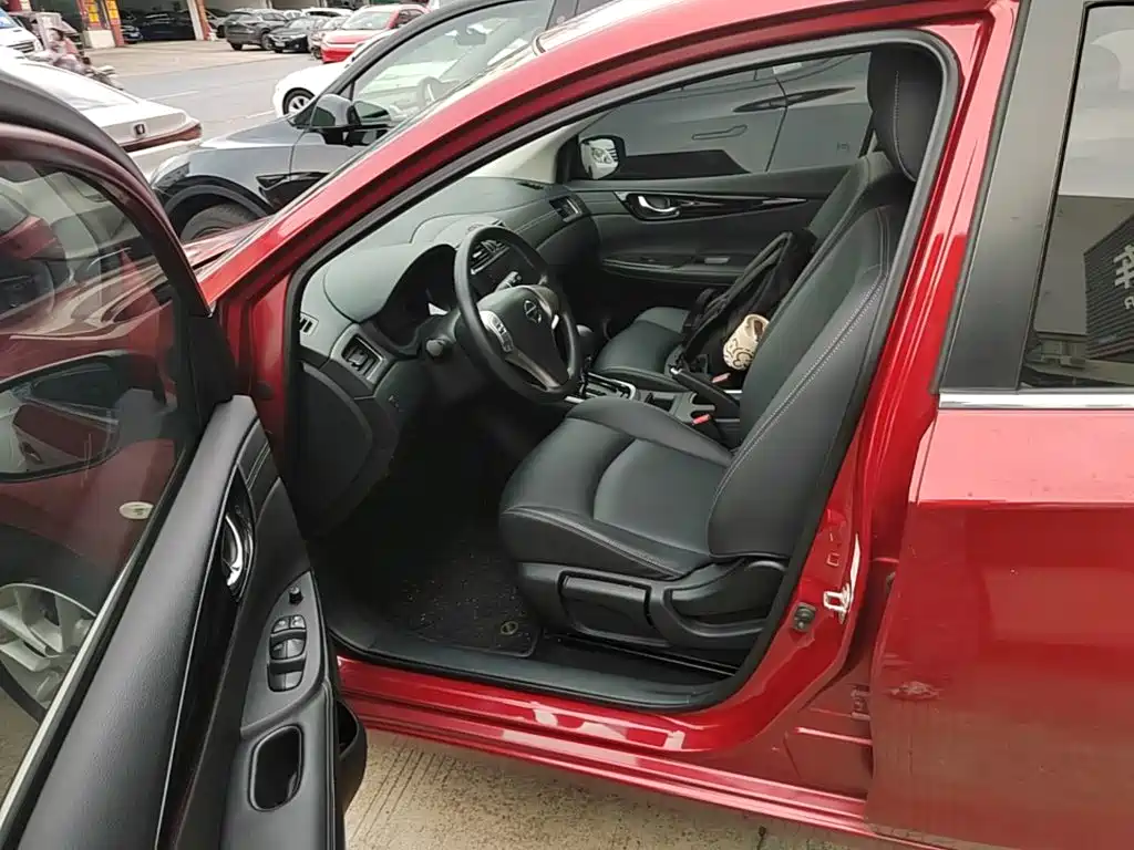 Nissan Tiida — миниатюра 15