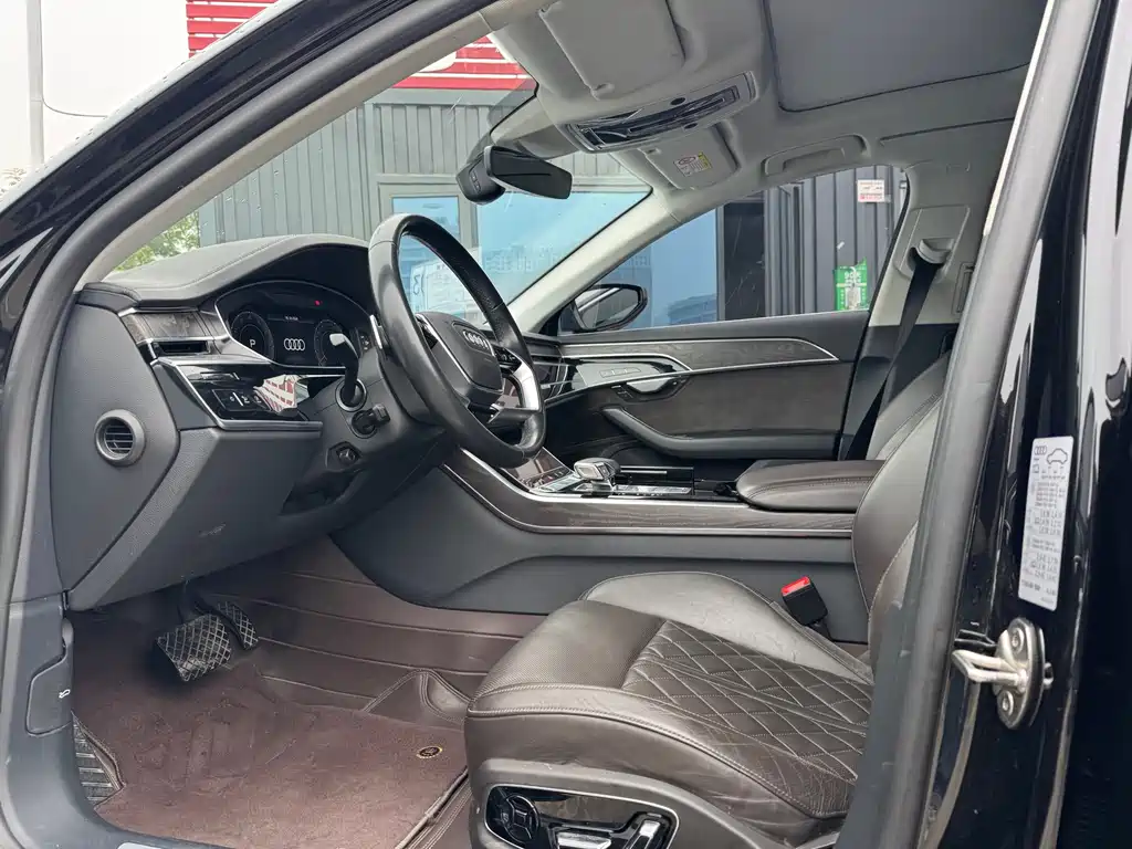 Audi A8 — миниатюра 7