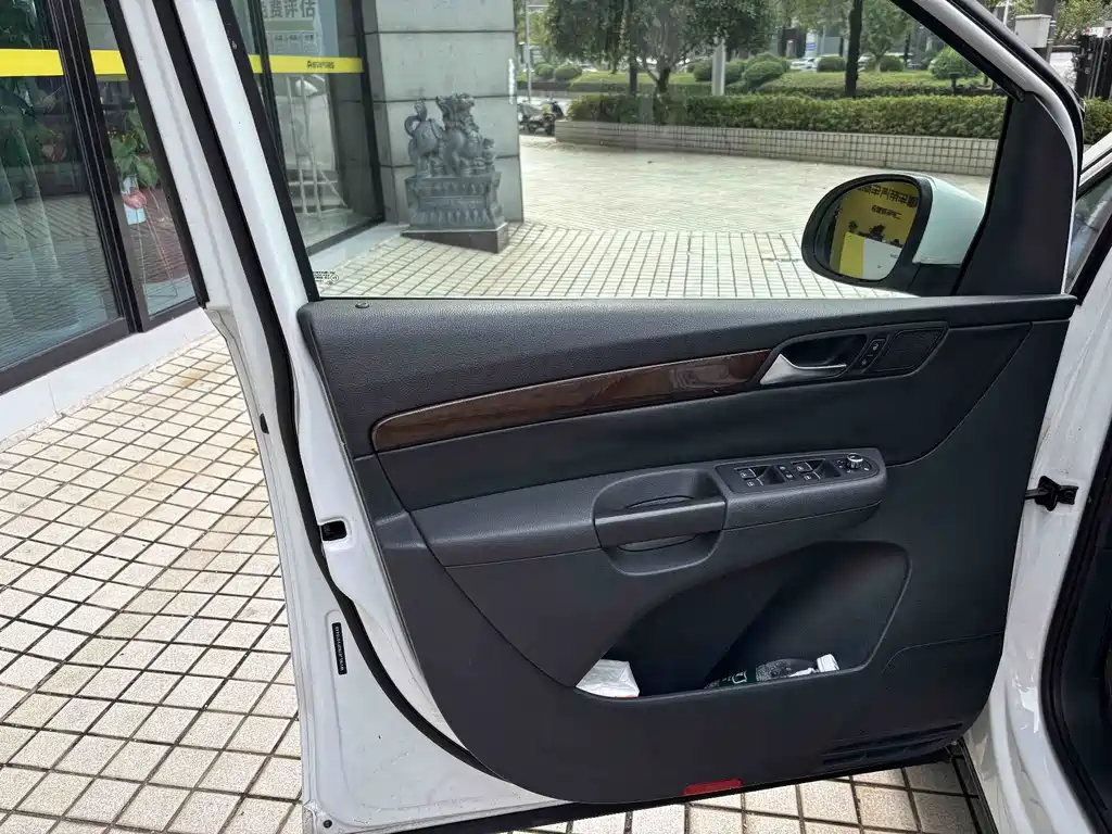 Volkswagen Sharan — миниатюра 6