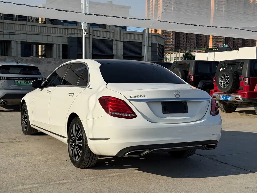 Mercedes-Benz C-Class — миниатюра 5