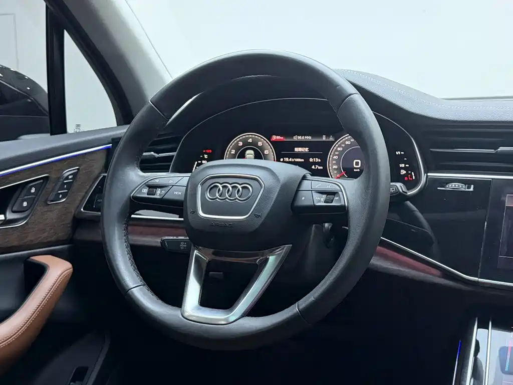 Audi Q7 — миниатюра 8
