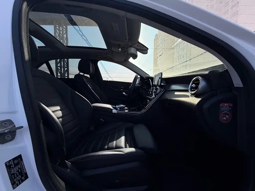 Mercedes-Benz C-Class — миниатюра 17