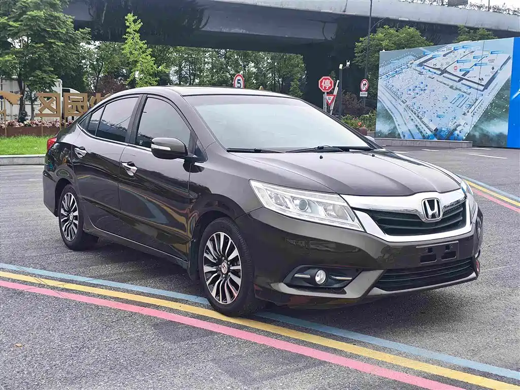 Honda Crider 2015 1.8L AT Luxury