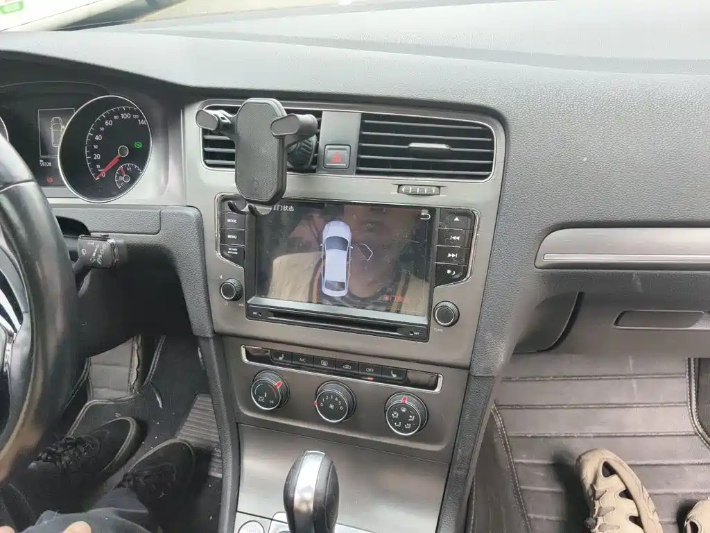 Volkswagen Golf — миниатюра 14