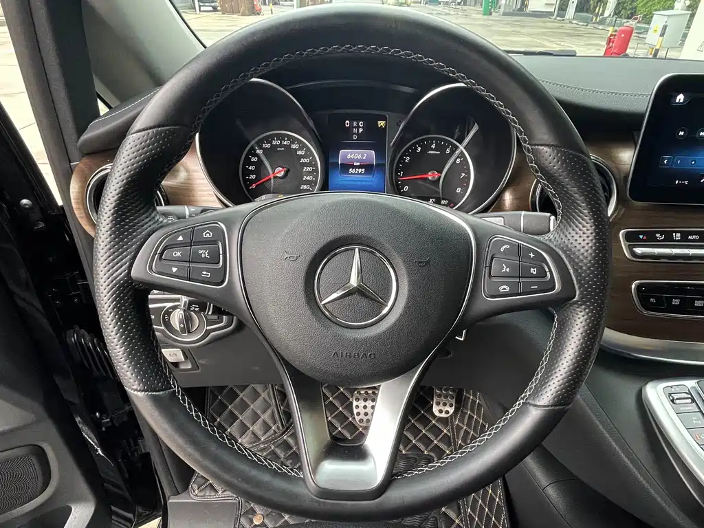 Mercedes-Benz V-Class — миниатюра 7