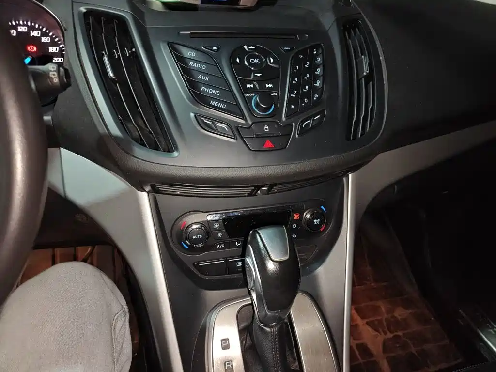 Ford Kuga — миниатюра 10