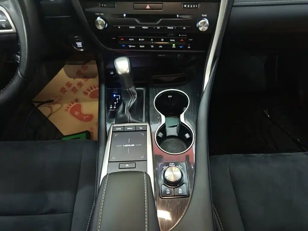 Lexus RX — миниатюра 14