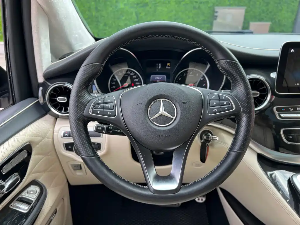 Mercedes-Benz V-Class — миниатюра 19