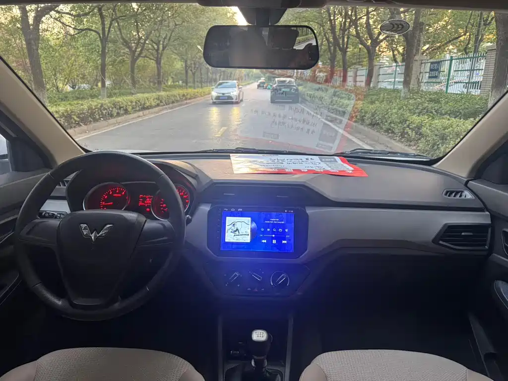 Wuling Hongguang — миниатюра 7