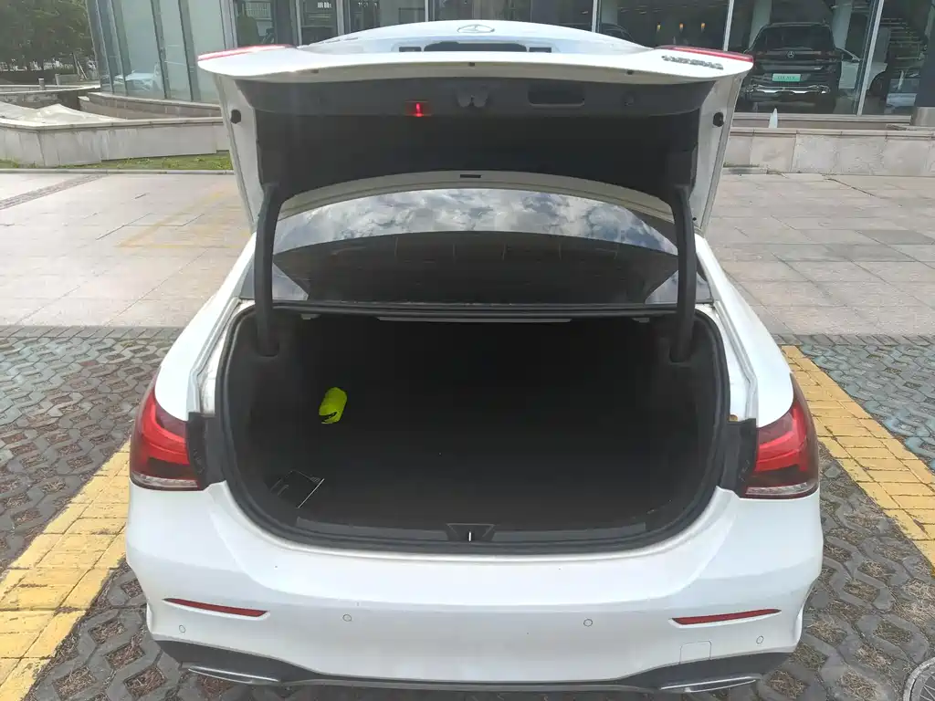 Mercedes-Benz A-Class — миниатюра 7