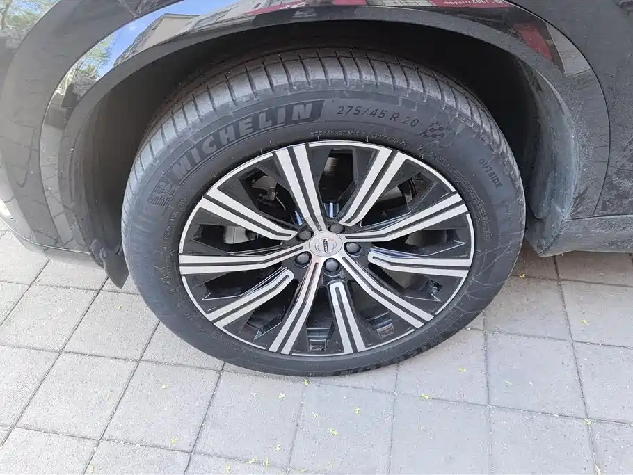 Volvo XC90 2025 B6 Luxury 7 мест