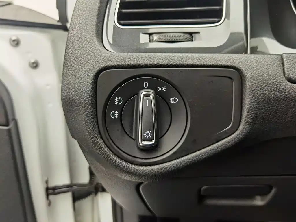 Volkswagen Golf — миниатюра 21