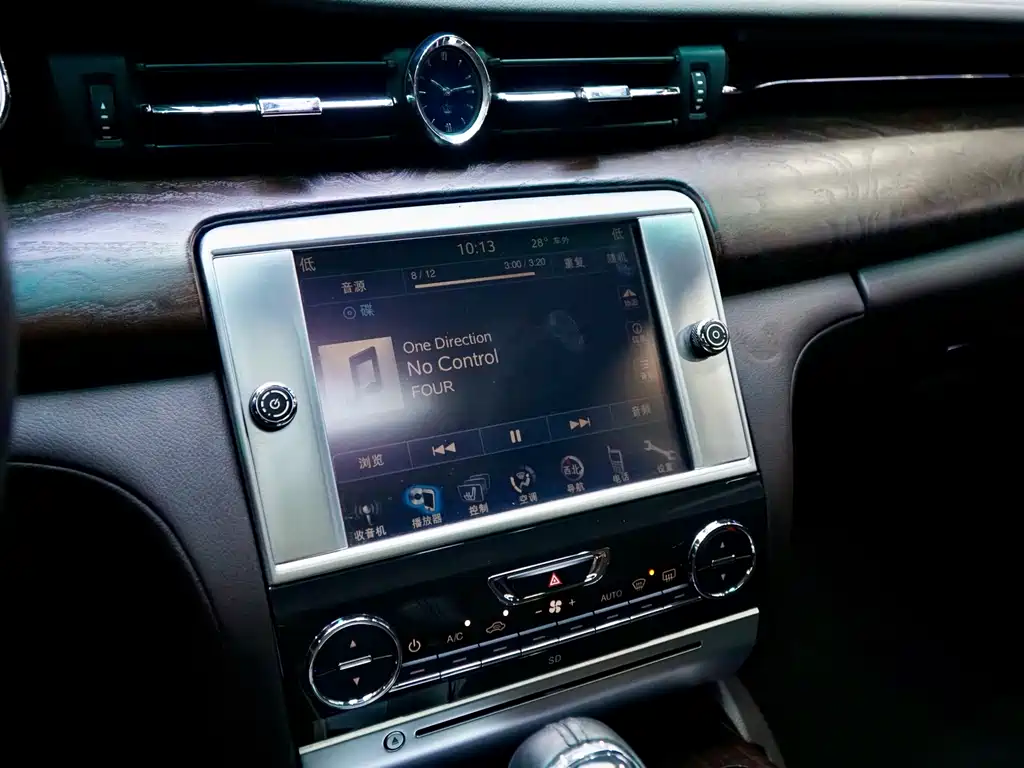 Maserati Quattroporte — миниатюра 18