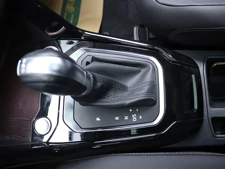 VOLKSWAGEN T ROC EXPLORING SONGS