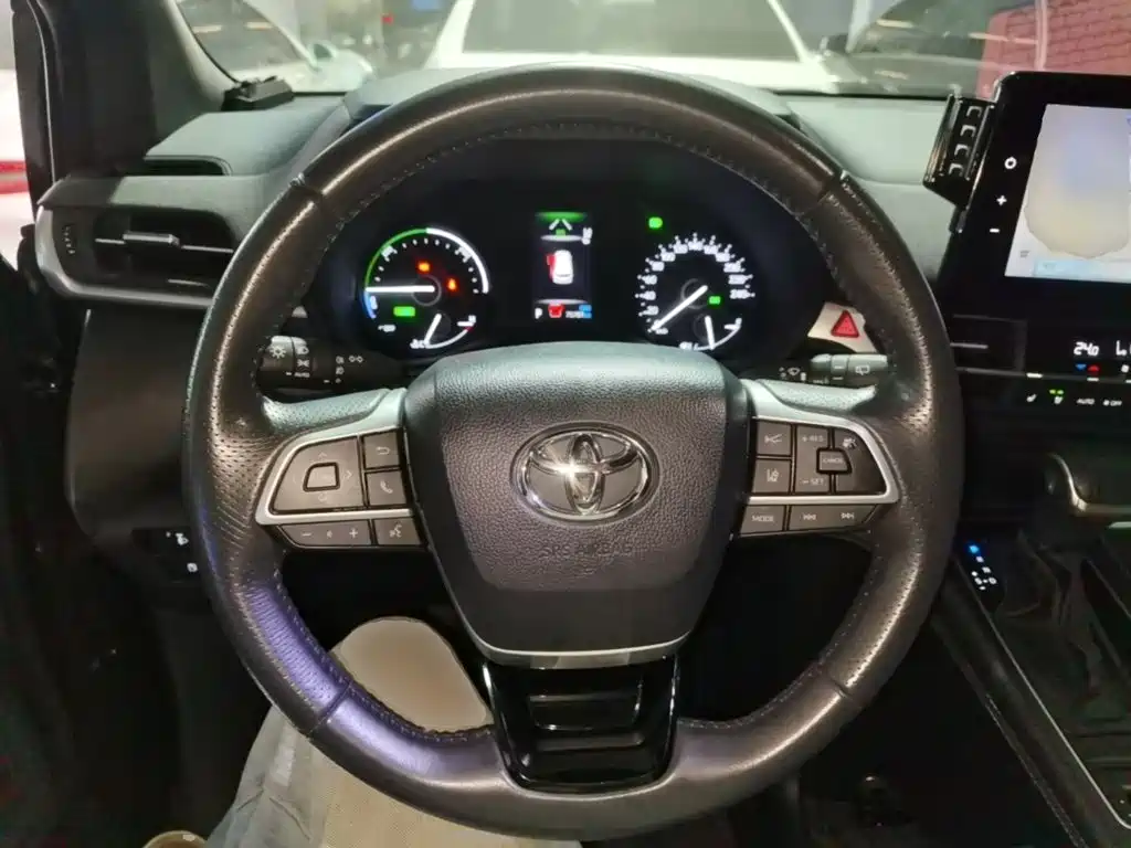 Toyota Sienna — миниатюра 11