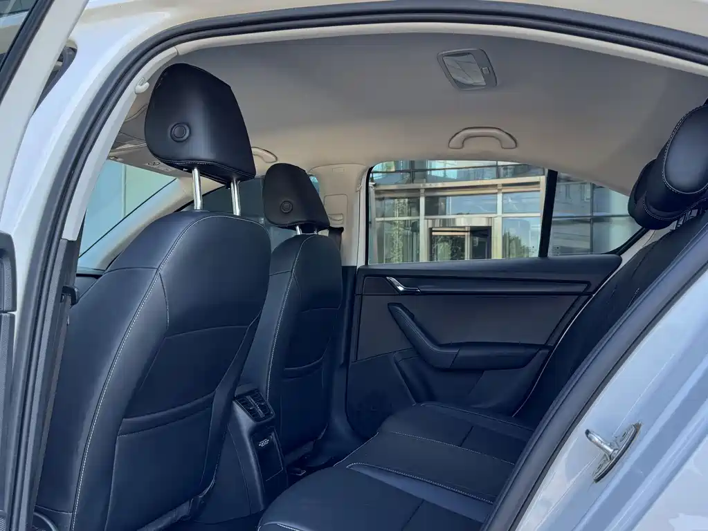 Skoda Octavia — миниатюра 10