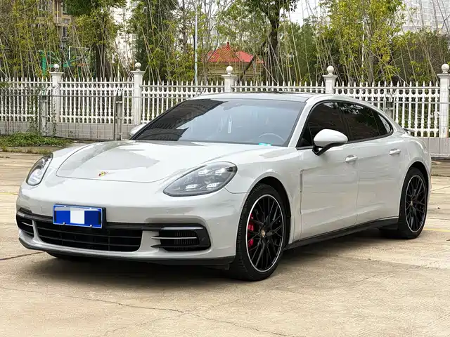 PORSCHE PANAMERA 2019