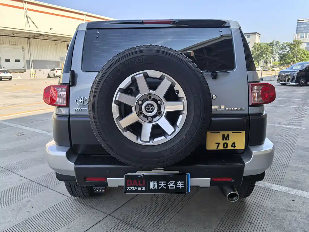 Toyota FJ Cruiser — миниатюра 14