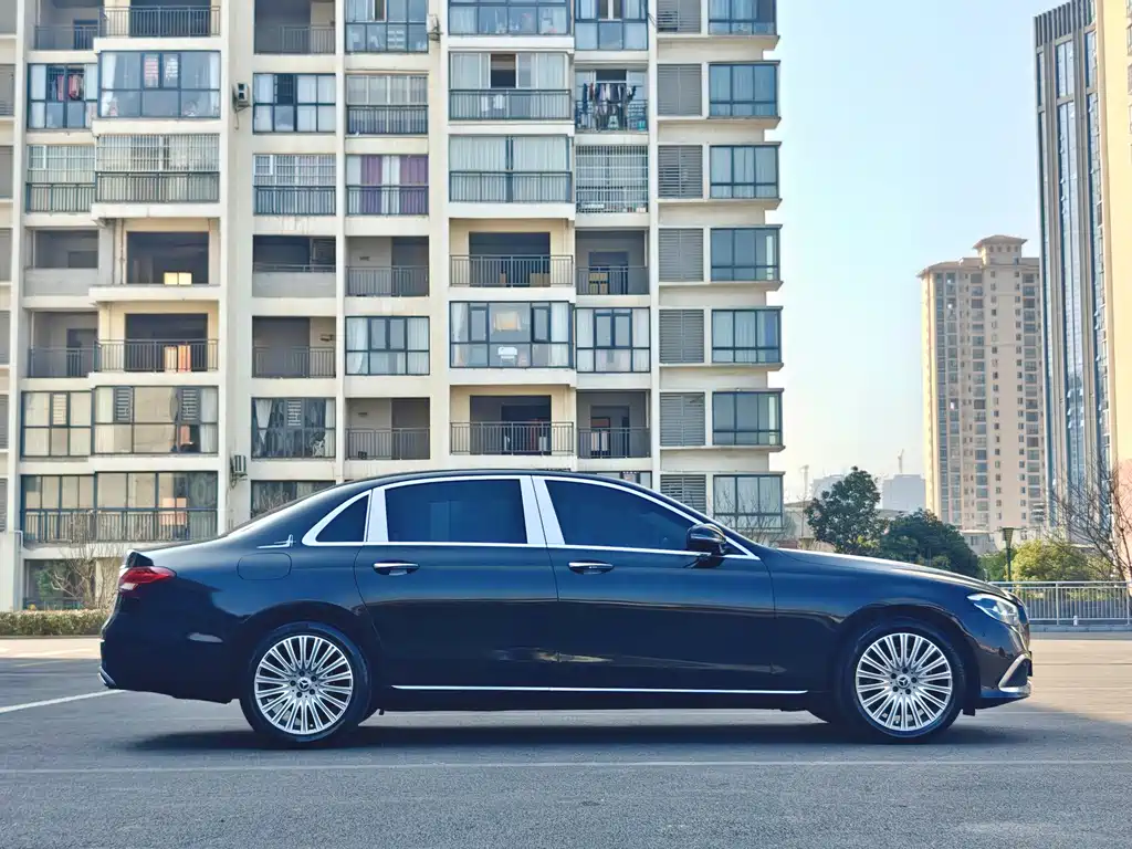 MERCEDES-BENZ E CLASS