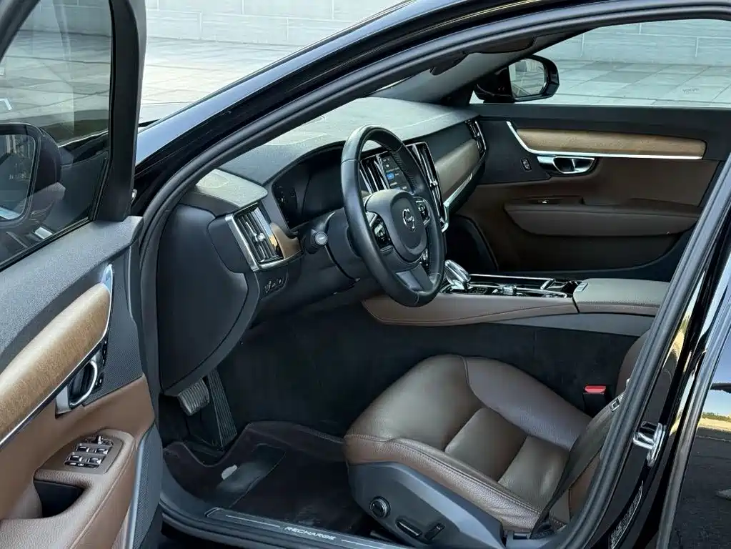 Volvo S90 PHEV — миниатюра 4