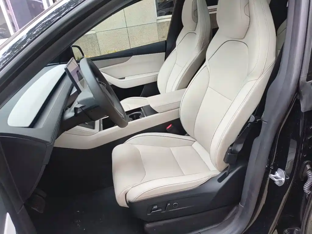 Tesla Model Y L — миниатюра 15