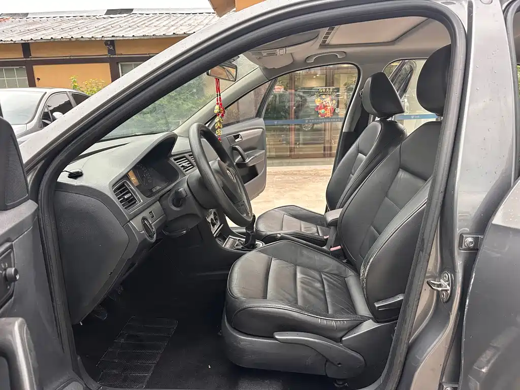 Volkswagen Lavida — миниатюра 4