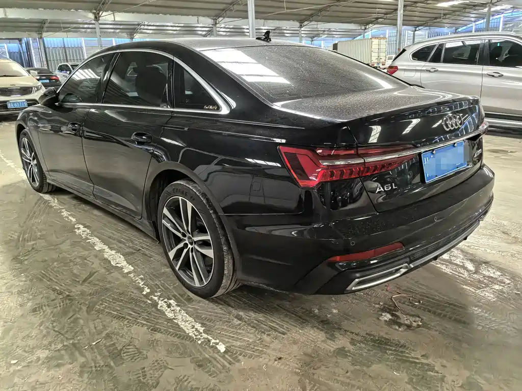 Audi A6L 2022 40 TFSI Luxury