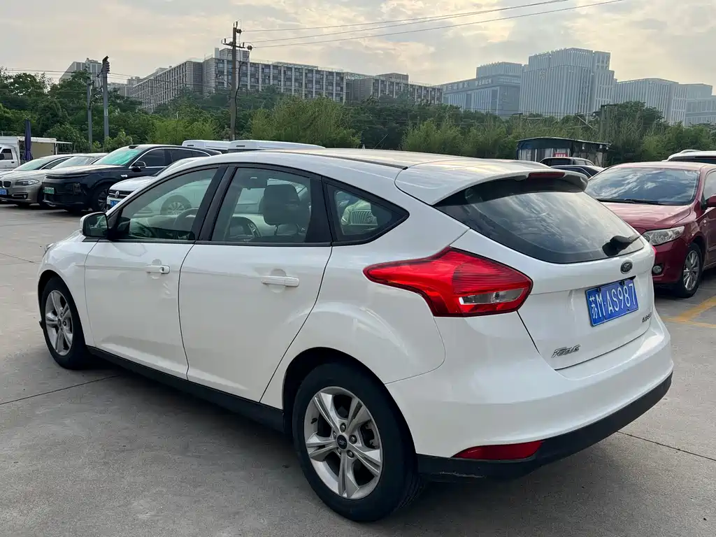 Ford Focus — миниатюра 11