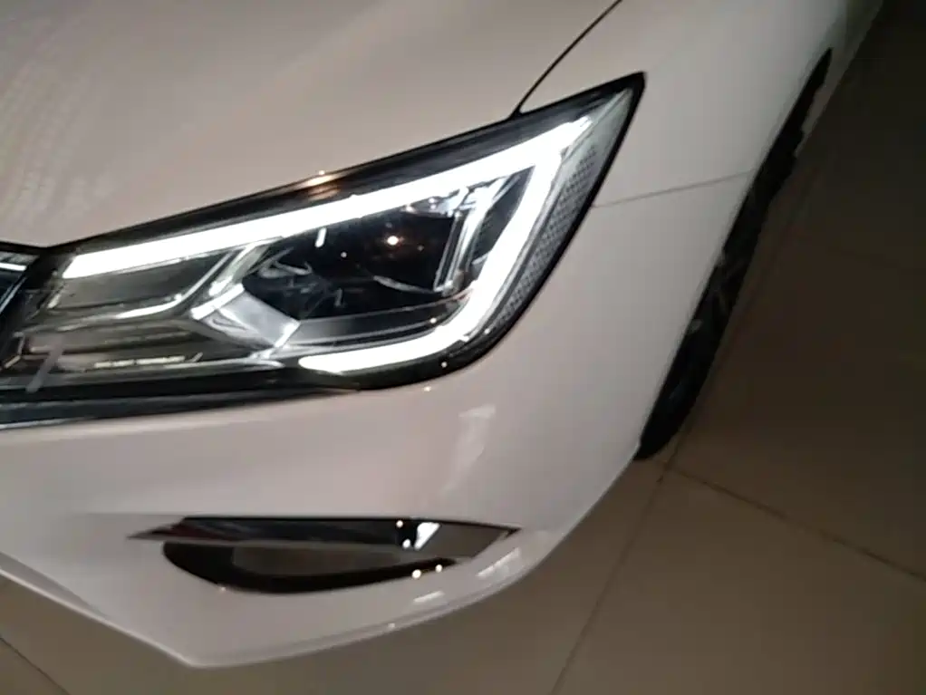 Roewe i5 — миниатюра 24