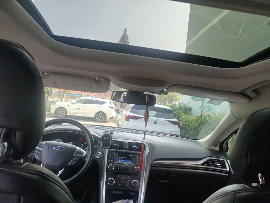 Ford Mondeo — миниатюра 15