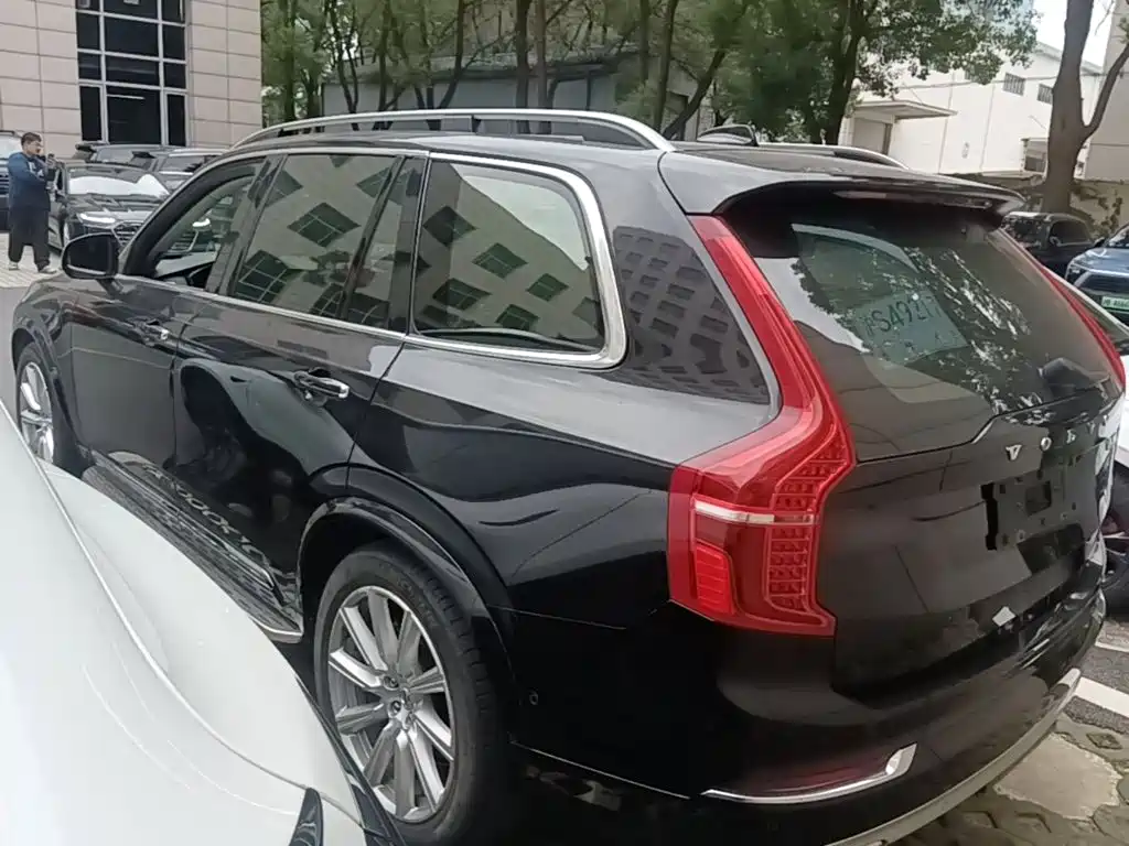 Volvo XC90 — миниатюра 5