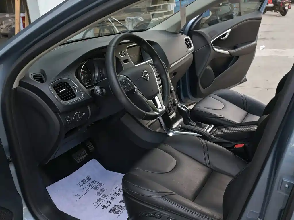Volvo V40 — миниатюра 7