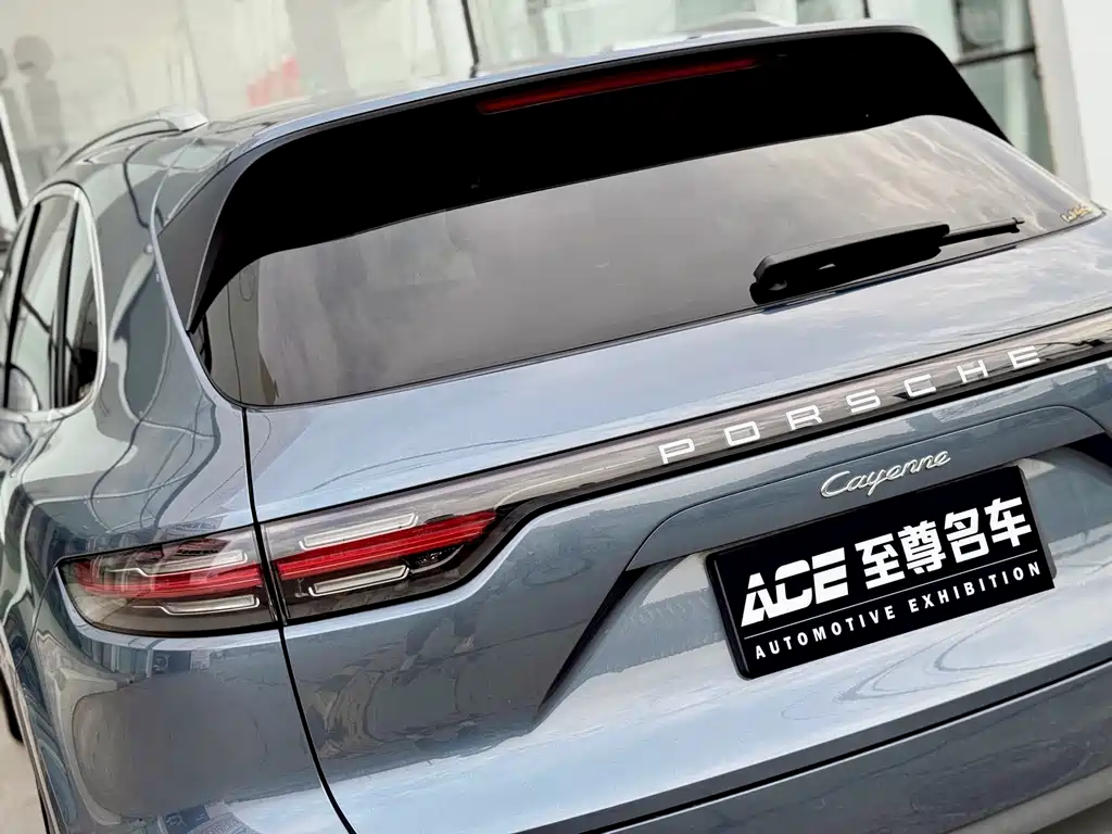 Porsche Cayenne — миниатюра 9